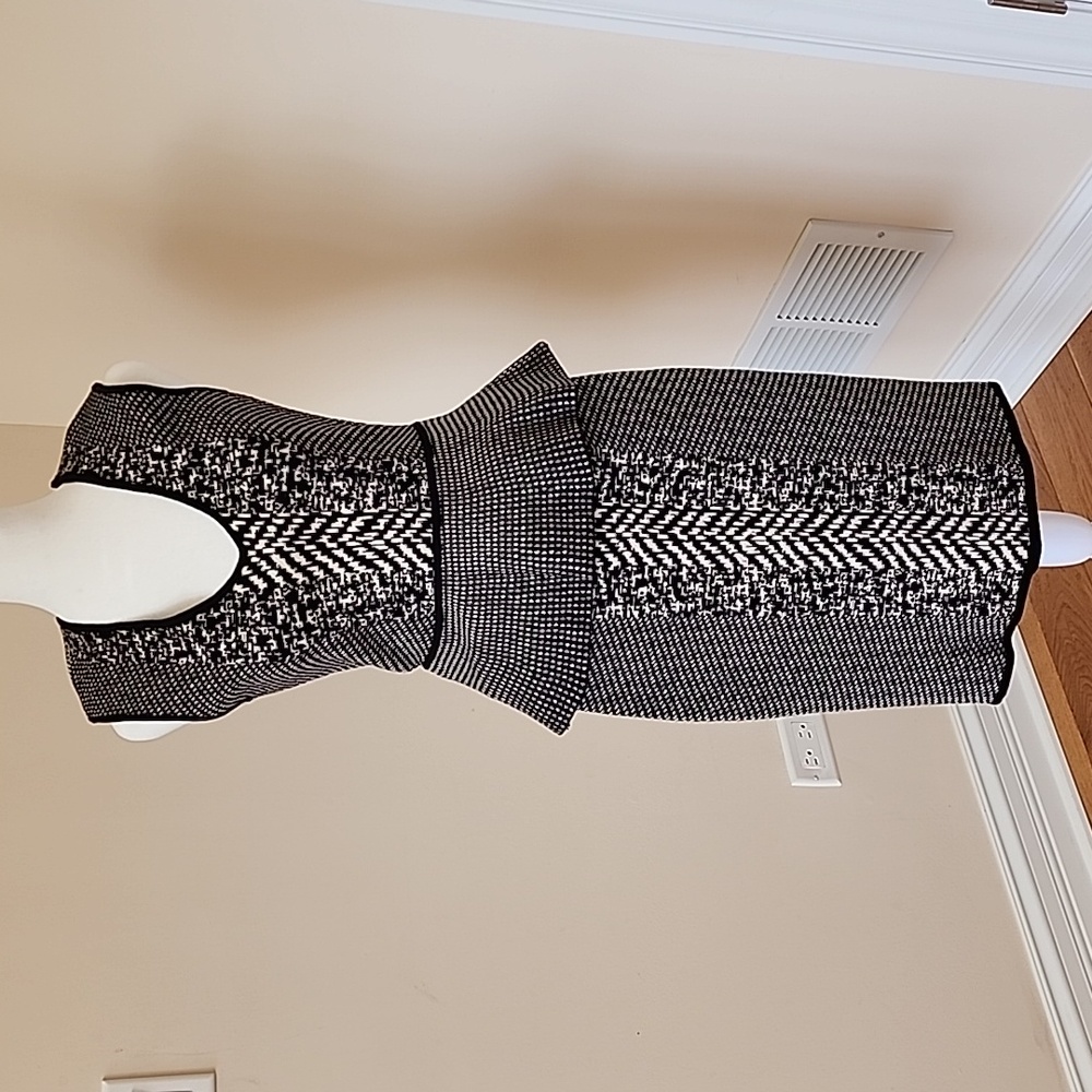 BcbgMaxazria Skirt